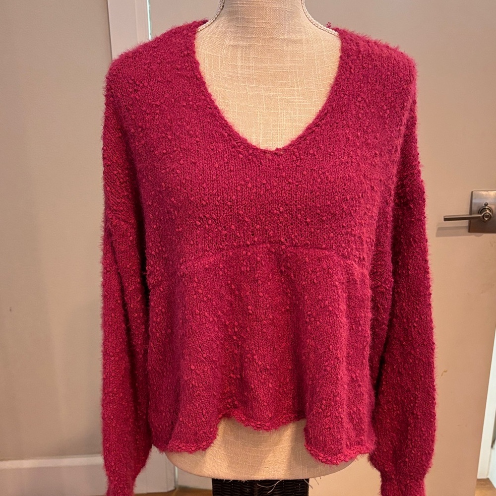 Pink Lily Bouclé Knit V-Neck Oversized Crop Sweater in Fuchsia/Berry — Size S
